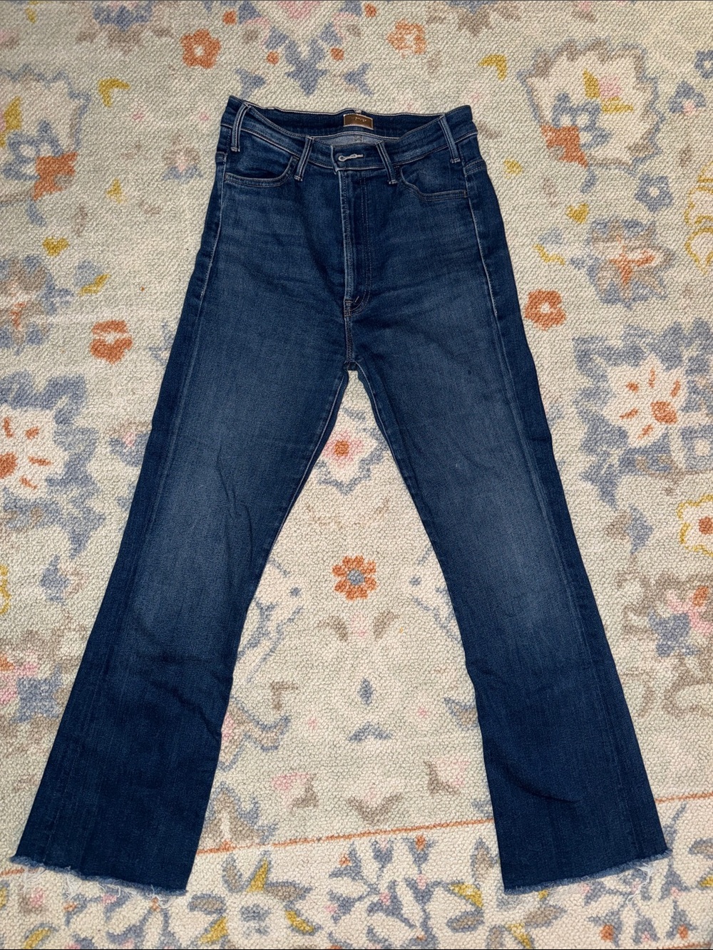 MOTHER Hustler Ankle Fray Leg Jeans in Dark Blue Wash